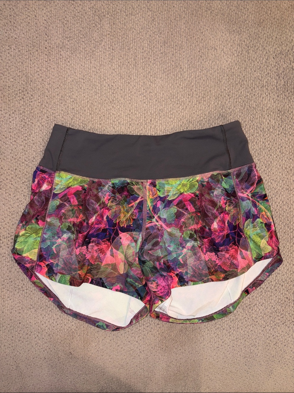 Lululemon Women's Floral Running Shorts Multicolor/Gray Lined Stretch Pockets-4